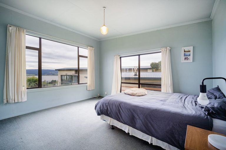 Photo of property in 11 Gull Street, Waihola, Milton, 9073