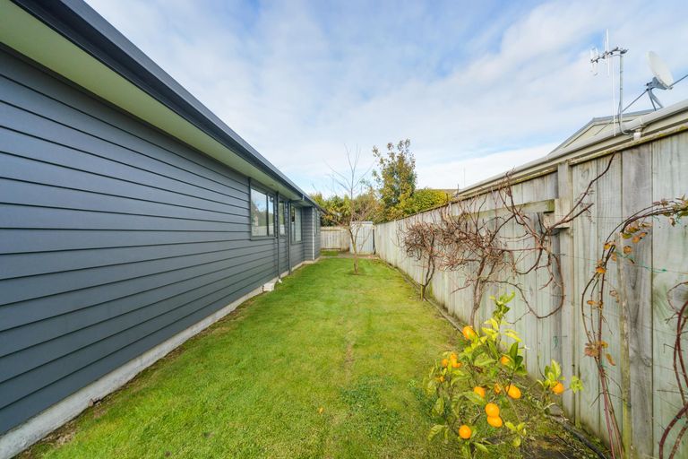 Photo of property in 8 Angelina Way, Kelvin Grove, Palmerston North, 4414