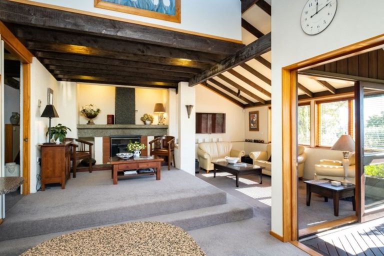 Photo of property in 27 Muritai Crescent, Havelock North, 4130