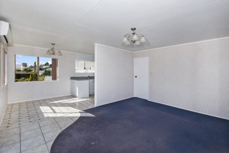 Photo of property in 10 El Viso Place, Te Kamo, Kamo, 0112