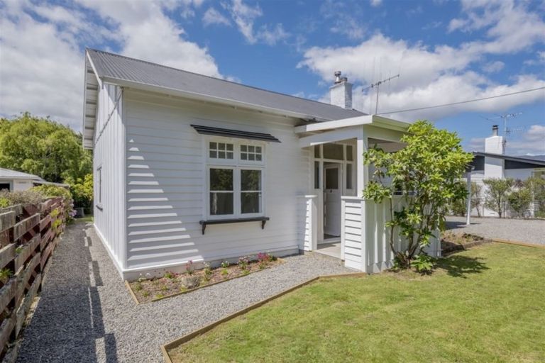 Photo of property in 56b Rahui Road, Otaki, 5512