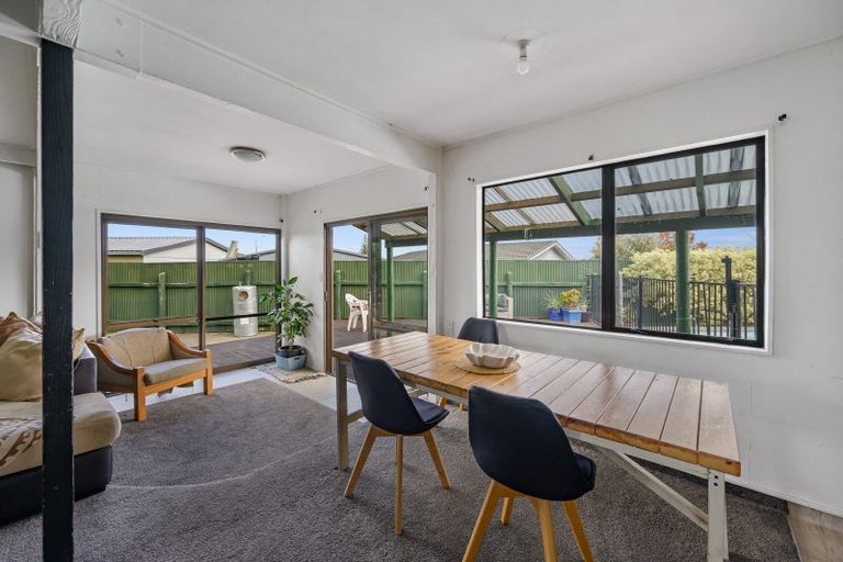 Photo of property in 33 Duckworth Crescent, Greenmeadows, Napier, 4112