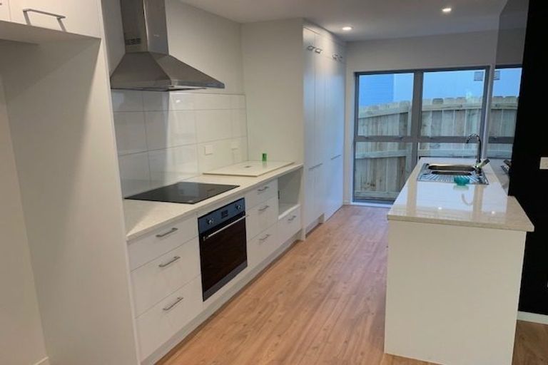 Photo of property in 8a Regency Place, Sunnynook, Auckland, 0632
