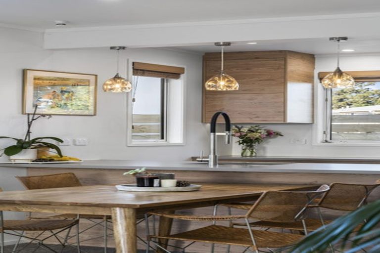 Photo of property in 58 Cobham Crescent, Kelston, Auckland, 0602