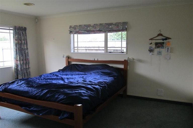 Photo of property in 8 Glen Loch Place, Paraparaumu, 5032