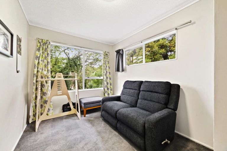 Photo of property in 6 Swadel Way, Karori, Wellington, 6012