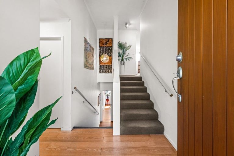 Photo of property in 88 Kent Terrace, Taradale, Napier, 4112