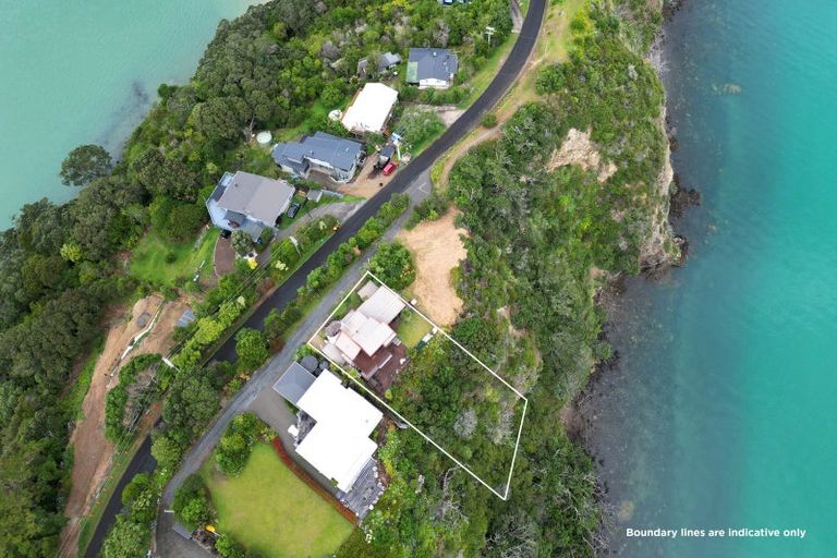 Photo of property in 1980 Wyuna Bay Road, Wyuna Bay, Coromandel, 3581