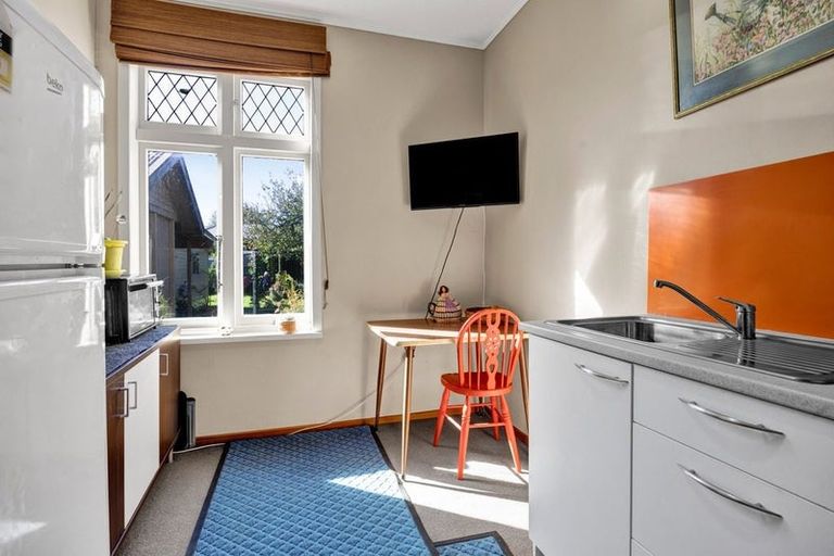 Photo of property in 70 Collins Street, Hawera, 4610