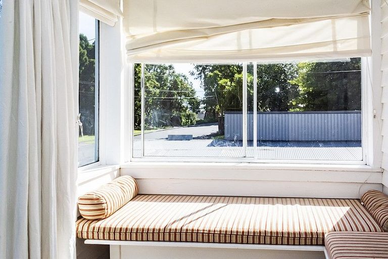 Photo of property in 13 Bracken Street, New Plymouth, 4310