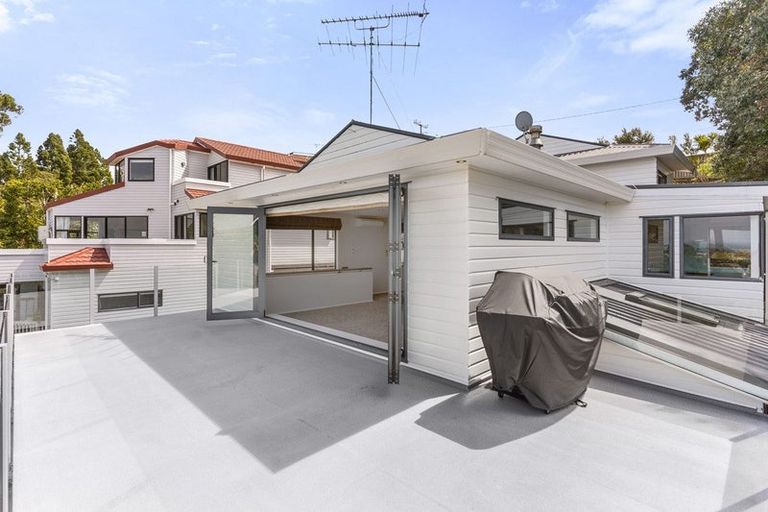 Photo of property in 84 Wade River Road, Stanmore Bay, Whangaparaoa, 0932