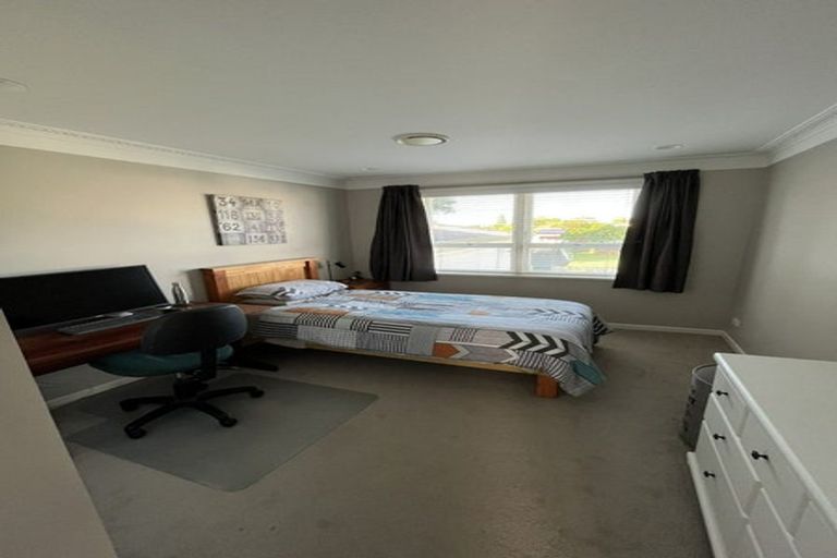 Photo of property in 25 Great South Road, Papakura, 2110