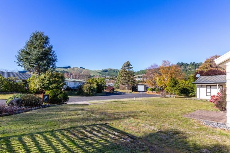 Photo of property in 15 Susan Lane, Kinloch, Taupo, 3377