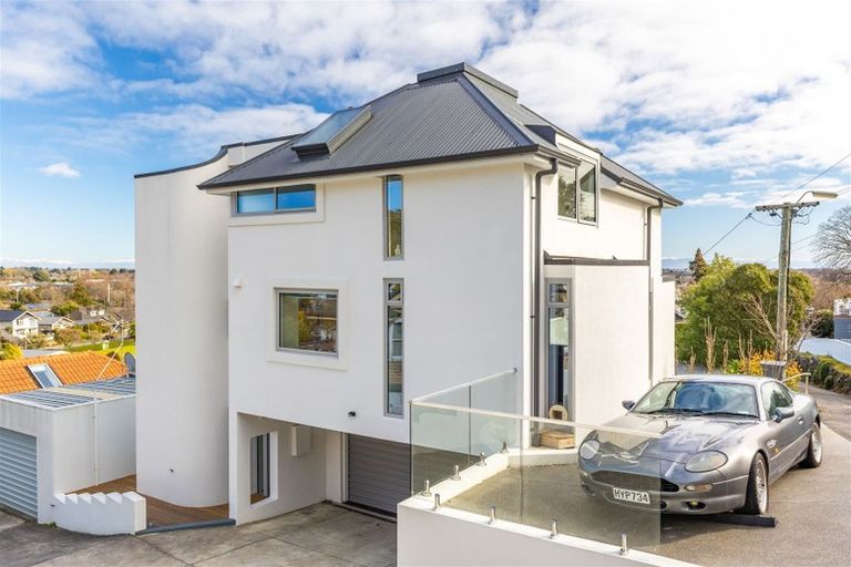 Photo of property in 14 Upper Crichton Terrace, Cashmere, Christchurch, 8022