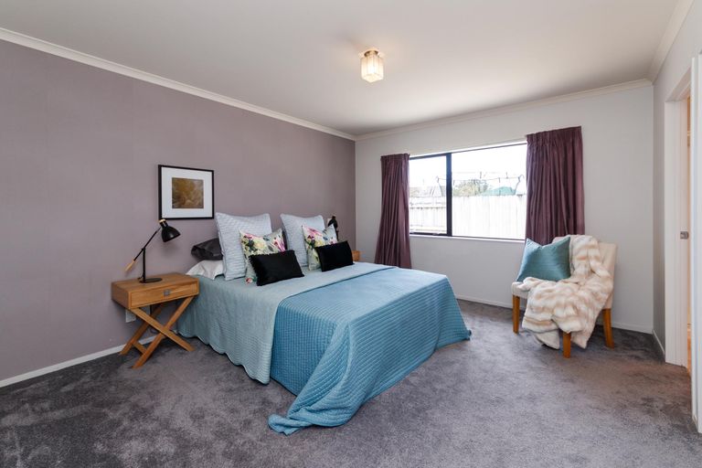 Photo of property in 127 Schnell Drive, Kelvin Grove, Palmerston North, 4414