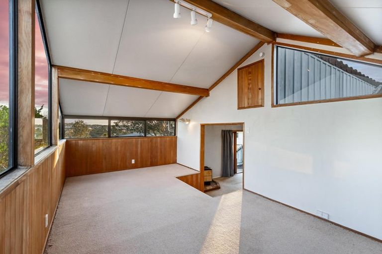 Photo of property in 40 West Harbour Drive, West Harbour, Auckland, 0618