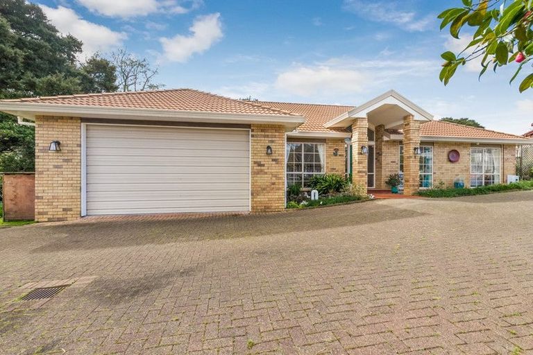 Photo of property in 54 Charles Prevost Drive, The Gardens, Auckland, 2105