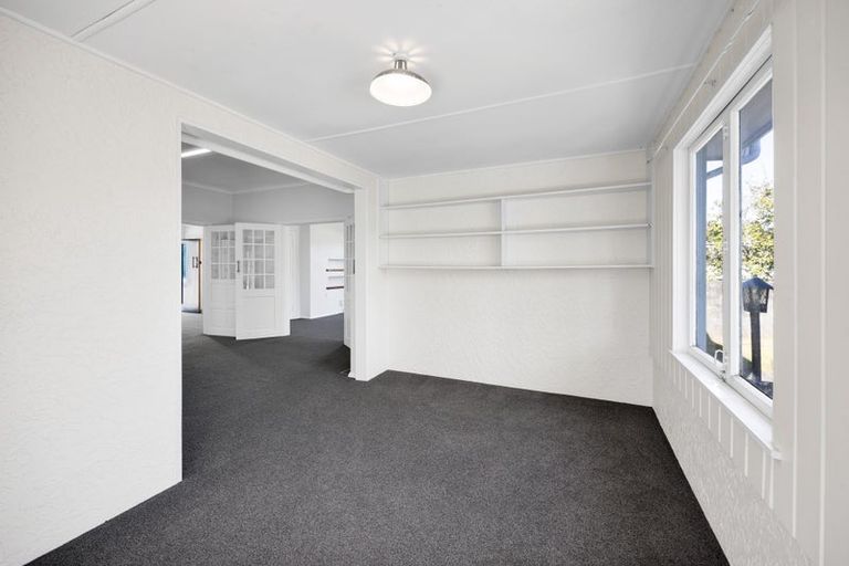 Photo of property in 14 Dives Avenue, Hawera, 4610