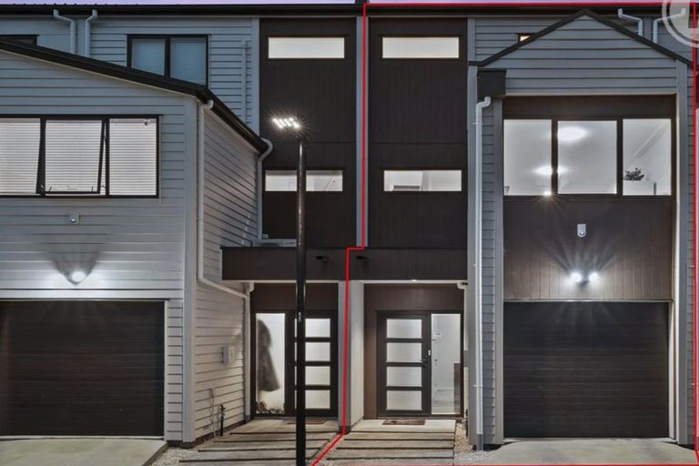 Photo of property in 5 Bloom Crescent, Sunnyvale, Auckland, 0612