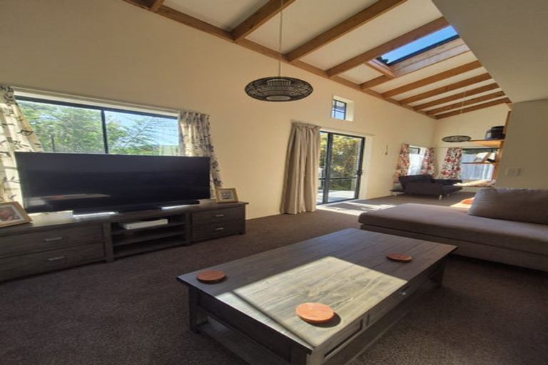 Photo of property in 59 Renown Road, Raumati South, Paraparaumu, 5032