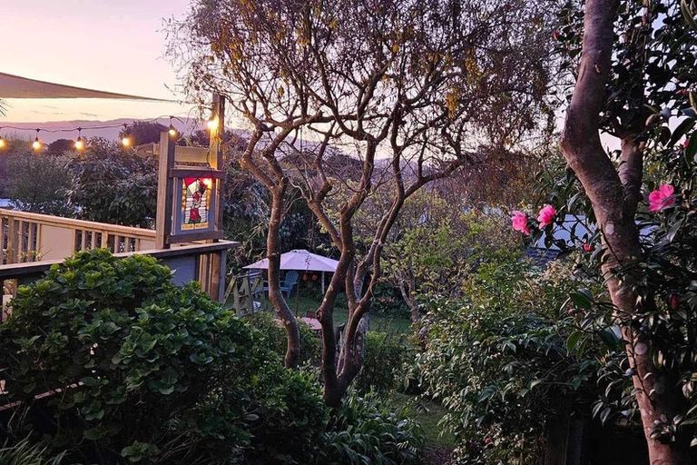 Photo of property in 7 Kawau Grove, Waikanae Beach, Waikanae, 5036