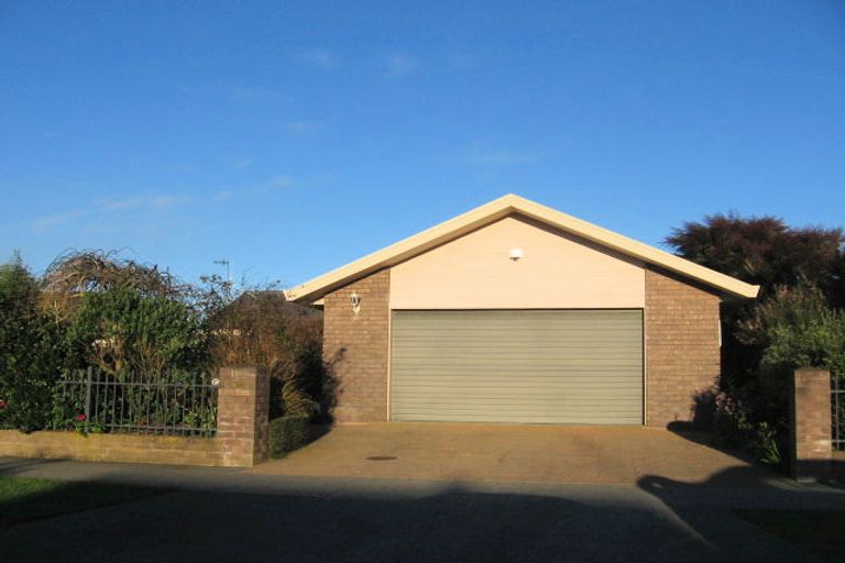 Photo of property in 119 John F Kennedy Drive, Milson, Palmerston North, 4414