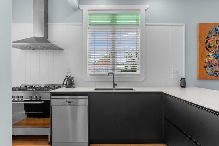 Photo of property in 32 Tui Crescent, Maunu, Whangarei, 0110