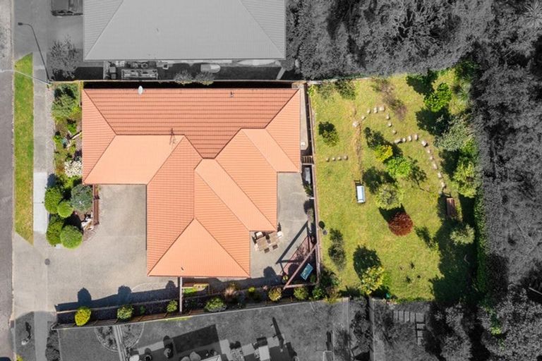 Photo of property in 8 Leanne Way, Waikanae Beach, Waikanae, 5036