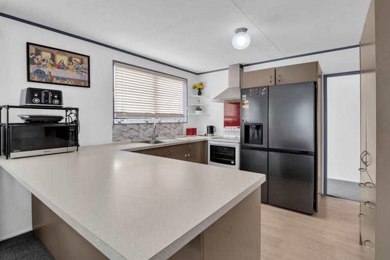 Photo of property in 111 Apollo Parade, Milson, Palmerston North, 4414