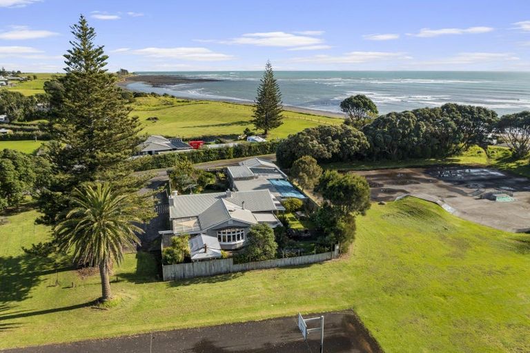 Photo of property in 9 West Beach, Waitara, 4320