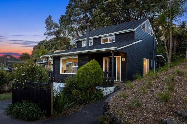 Photo of property in 31 Ocean View Road, Hatfields Beach, Orewa, 0931