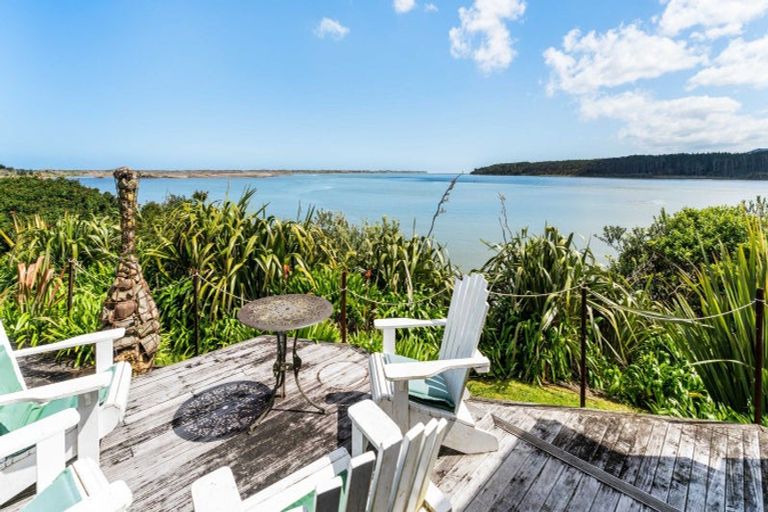 Photo of property in 40 Tuakau Bridge-port Waikato Road, Port Waikato, Tuakau, 2695