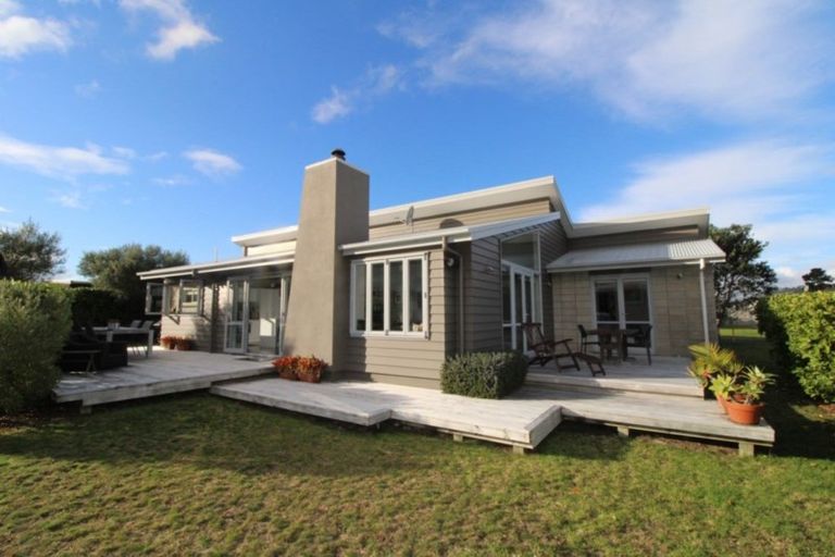 Photo of property in 122 The Fairway, Matarangi, Whitianga, 3592