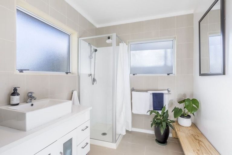 Photo of property in 764 Whangaparaoa Road, Manly, Whangaparaoa, 0930