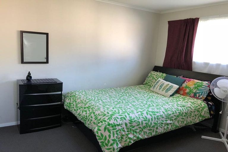 Photo of property in 2/5 Hinemoa Street, Waiwhetu, Lower Hutt, 5010