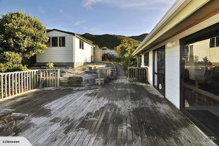 Photo of property in 60 Nalanda Crescent, Broadmeadows, Wellington, 6035