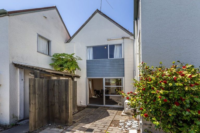 Photo of property in 3/12 Berry Street, St Albans, Christchurch, 8014