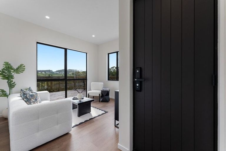 Photo of property in 244e West Hoe Heights, Orewa, 0931