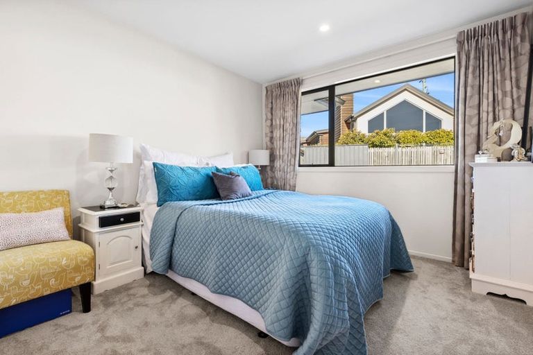 Photo of property in 2 Turnbull Crescent, Wanaka, 9305