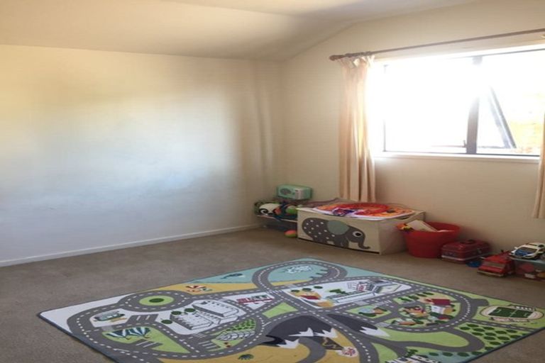 Photo of property in 6/18 Pannill Place, Oteha, Auckland, 0632