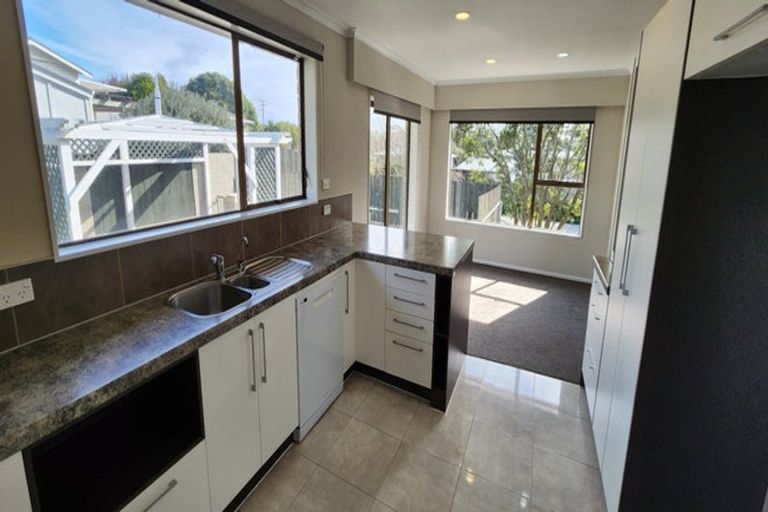 Photo of property in 17 Antonia Place, Bell Block, New Plymouth, 4312