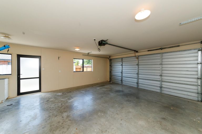Photo of property in 127 Schnell Drive, Kelvin Grove, Palmerston North, 4414