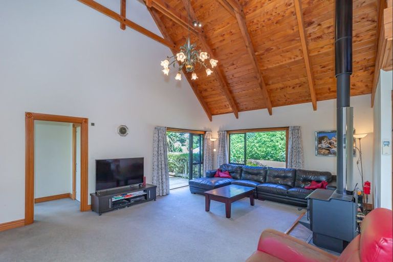 Photo of property in 120 Heatherlea Road West, Levin, 5575