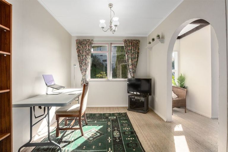 Photo of property in 23 Cornwall Crescent, Cannons Creek, Porirua, 5024