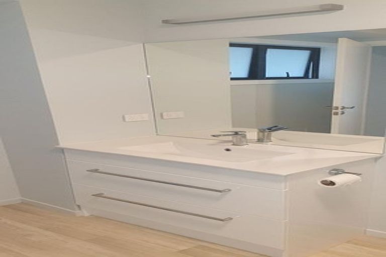 Photo of property in 65 York Street, Picton, 7220