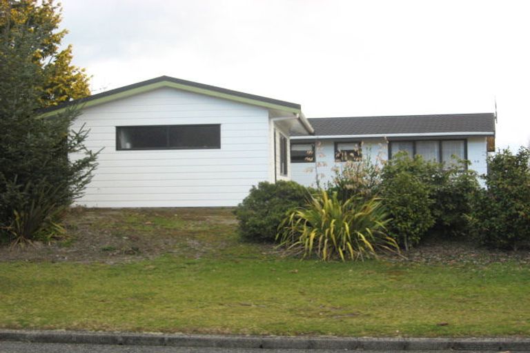 Photo of property in 48 Marina Terrace, Kinloch, Taupo, 3377