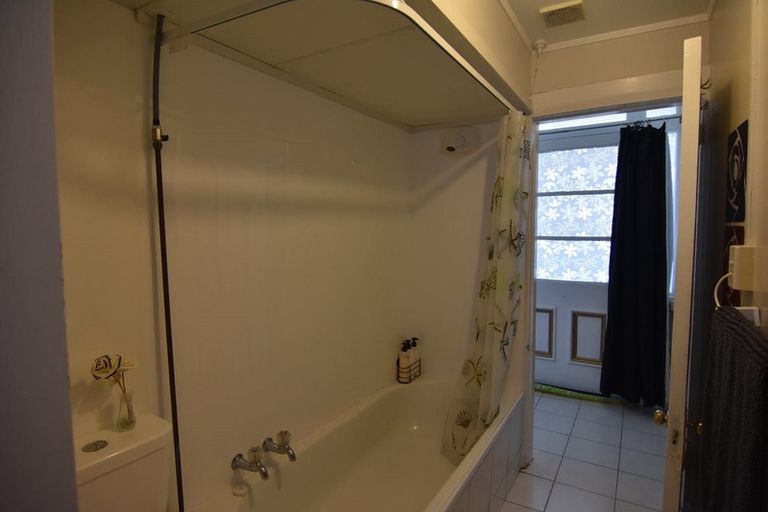 Photo of property in 16 Austin Street, Mount Victoria, Wellington, 6011