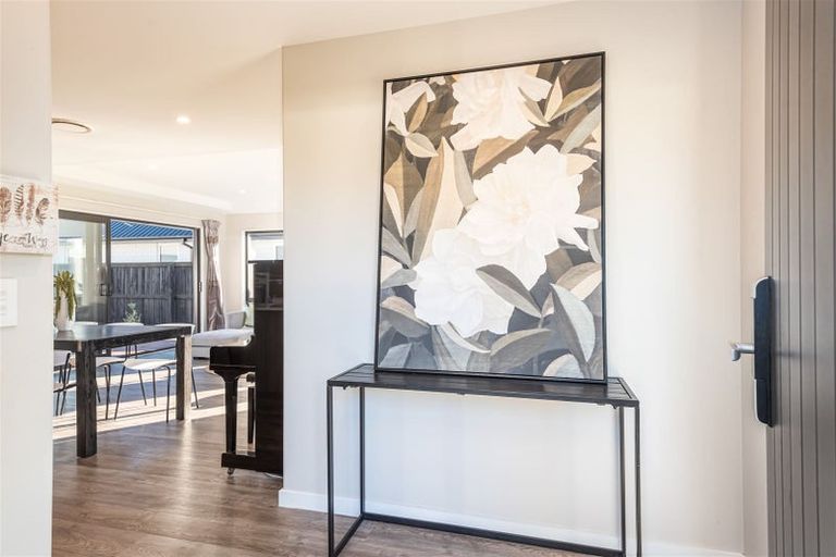 Photo of property in 16 Sorrel Gate, Halswell, Christchurch, 8025