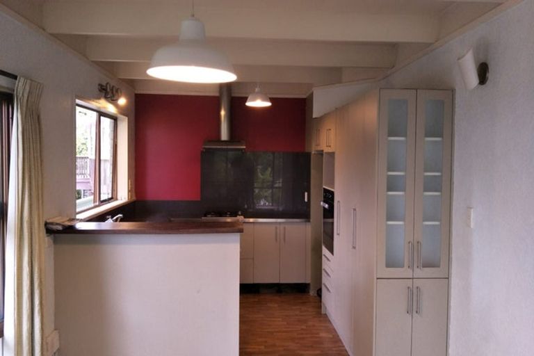 Photo of property in 13 Malters Place, Browns Bay, Auckland, 0630