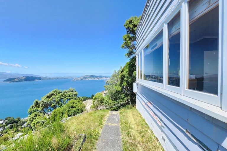 Photo of property in 104 Nicholson Road, Khandallah, Wellington, 6035